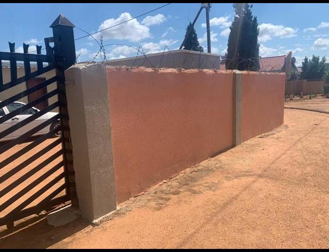 12 BEDROOM HOUSE FOR SALE IN SOSHANGUVE R
